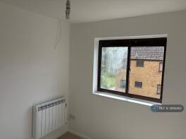 51, Ivel Court, Yeovil BA21 4HY