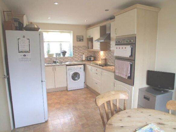 KITCHEN/BREAKFAST RO
