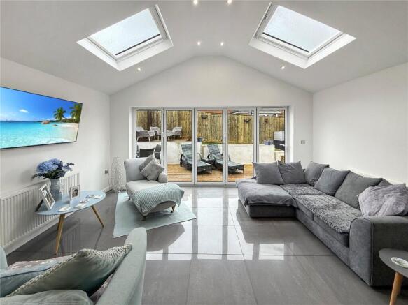 4 bed Detached for sale Image 7