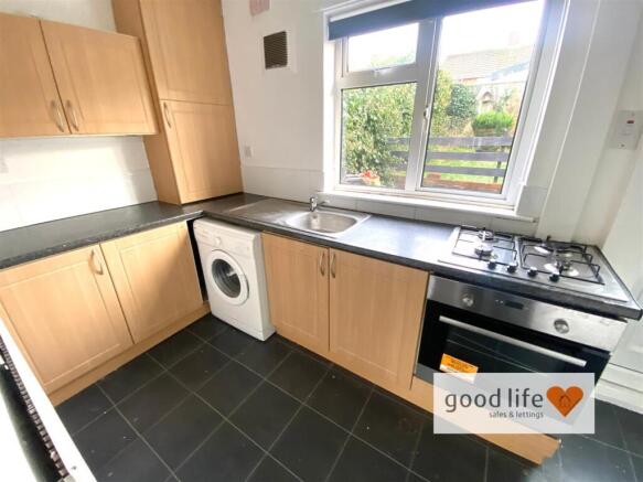20260108_143224532_iOS18avonmouthsq.jpg