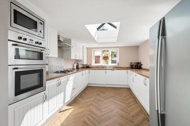 Dulwich Way, Rickmansworth, Herts, WD3 photo 4
