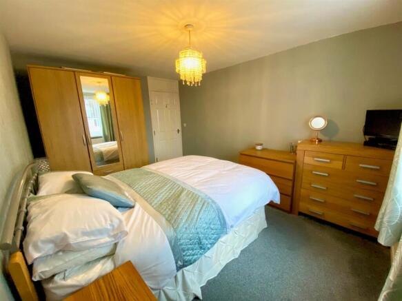 2 bed Apartment for sale Image 8