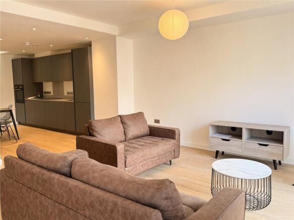 3 bed House for sale Image 4
