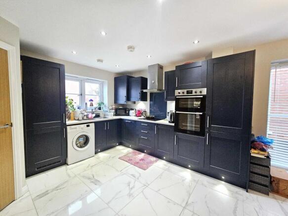 3 bed Detached for sale Image 4
