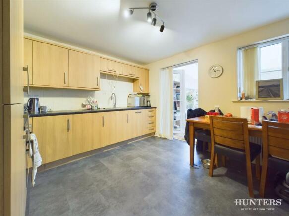 CAM03792G0-PR0154-STILL012.jpg