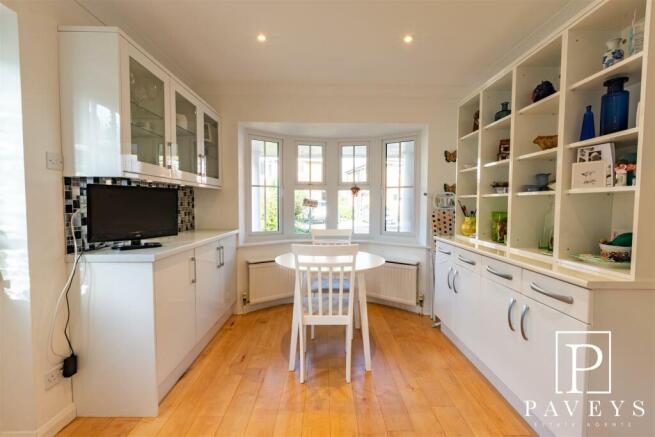 KITCHEN BREAKFAST ROOM