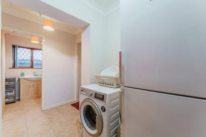 4 bed Detached for sale Image 11