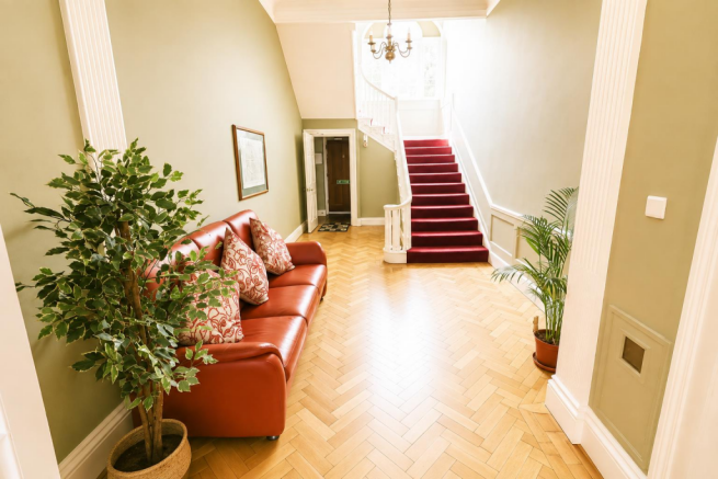 LIVING/DINING ROOM