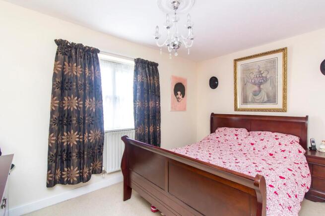 bed1.jpg