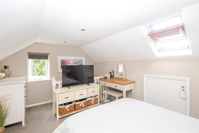 3 bed Semi-Detached for sale Image 12