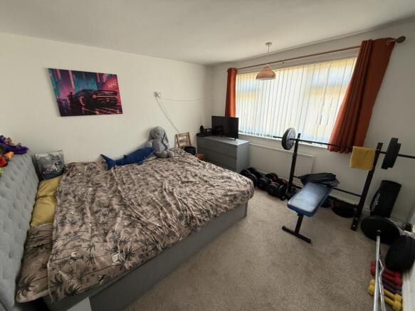 2 bed Ground Flat to rent Image 5