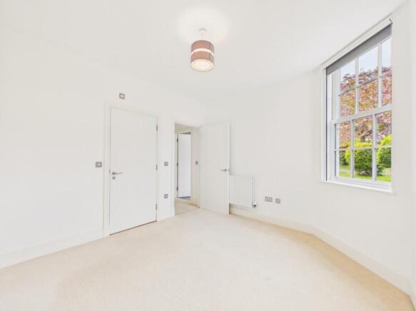 1 bed Ground Flat for sale Image 10