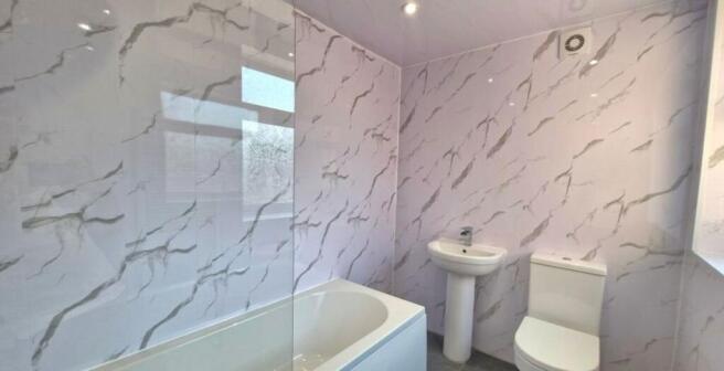 2 bed House to rent Image 7