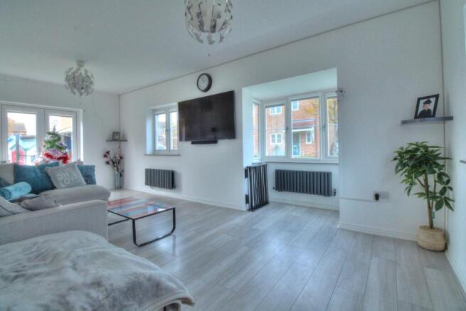 Bright and spacious living