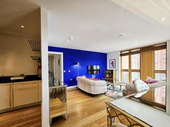 2 bed Apartment to rent Image 6