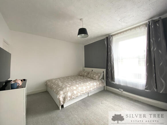 2 bed Terraced for sale Image 6