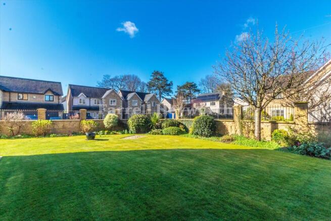 Communal Gardens ima