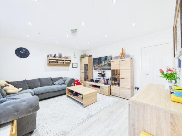 Cherwell Grove, South Ockendon, Essex, RM15 photo 3