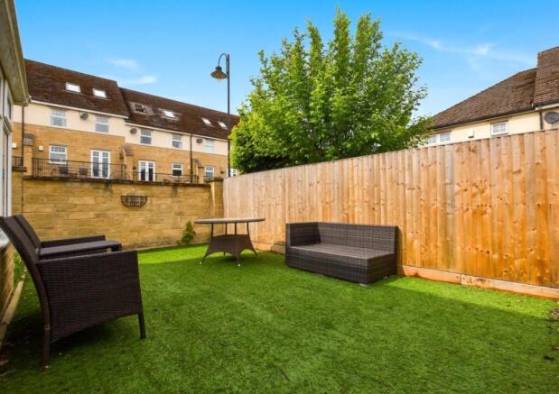 3 bed Semi-Detached for sale Image 8