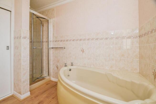 3 bed Bungalow for sale Image 11