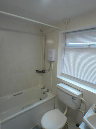 2 bed Terraced to rent Image 9