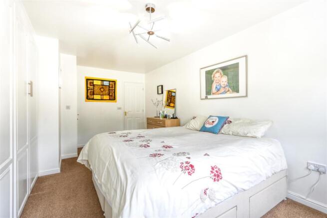 MAIN BEDROOM