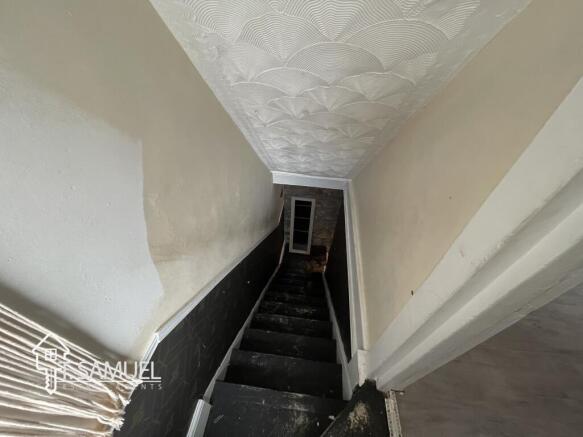 Staris to ground floor.JPG
