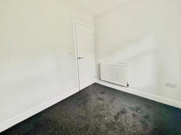 2 bed Semi-Detached to rent Image 11