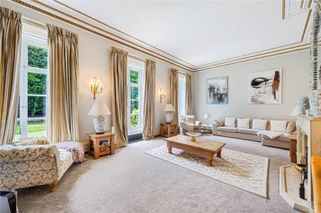 6 bed Detached for sale Image 10