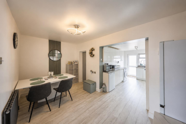 3 bed Terraced for sale Image 9
