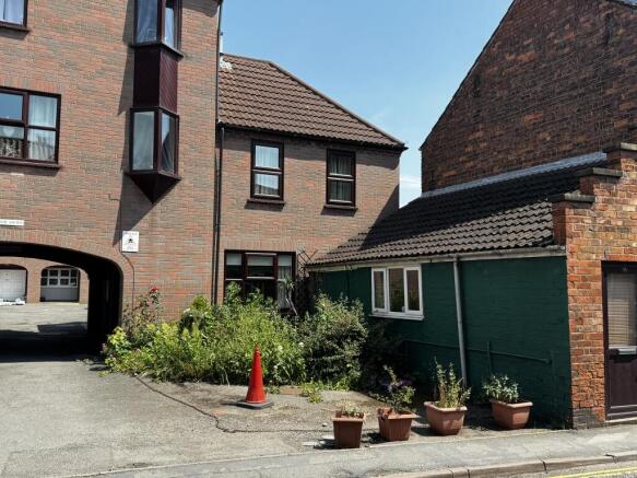 3 bedroom End Terrace for sale