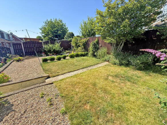 2 bed Semi-Detached Bungalow for sale Image 11