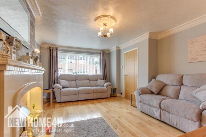 LOUNGE: