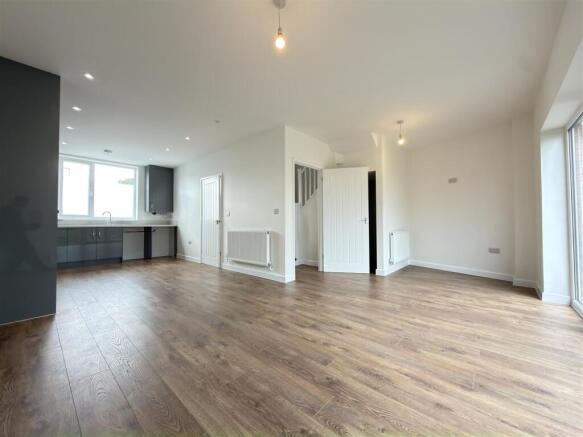 OPEN PLAN KITCHEN, DINING ROOM & LIVING AREA