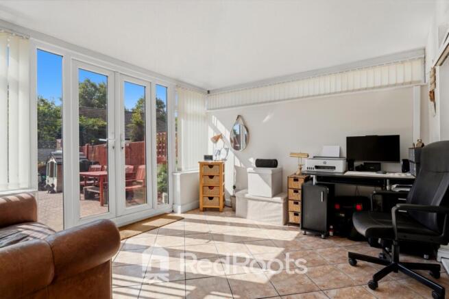 4 bed Semi-Detached for sale Image 5