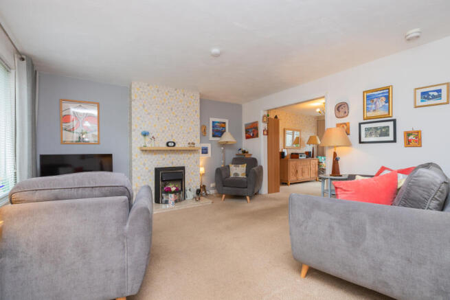 87 Ralston drive Glasgow g52 3lu-2