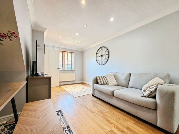 Living Room/Dining