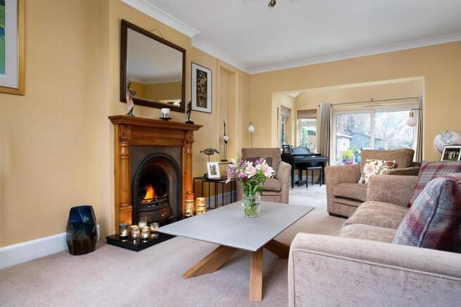 220118-1185 Living room.jpg