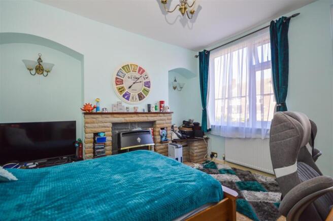 2 bed Terraced for sale Image 4