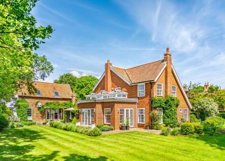 Tucked away in the friendly village of Sutton-cum-Lound...