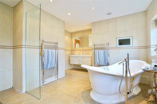 Jack/Jill Bathroom