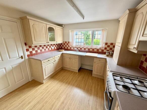 3 bed Detached for sale Image 11
