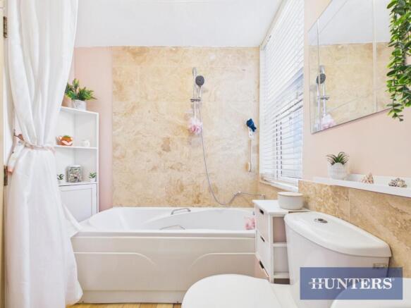 2 bed Apartment for sale Image 11