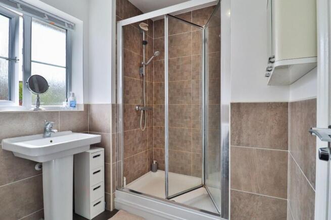 4 bed Detached for sale Image 11