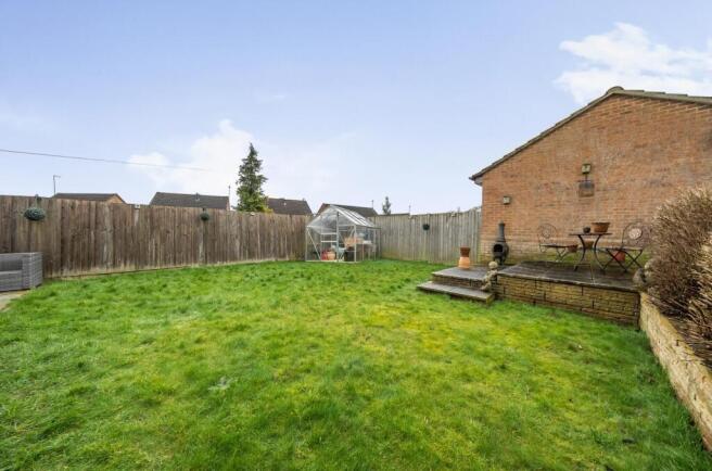 8 Peartree Close
