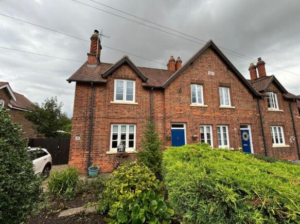 2 bed Semi-Detached to rent in beswick