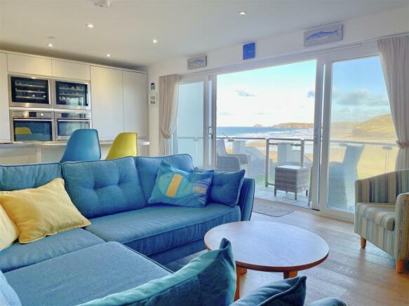 SOFA & VIEW.jpeg