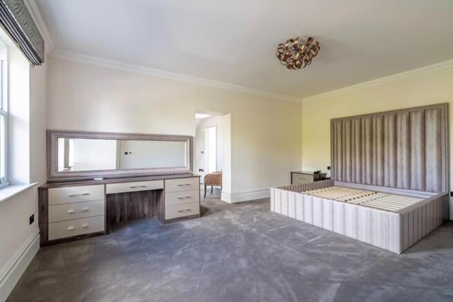6 bed Detached to rent Image 10