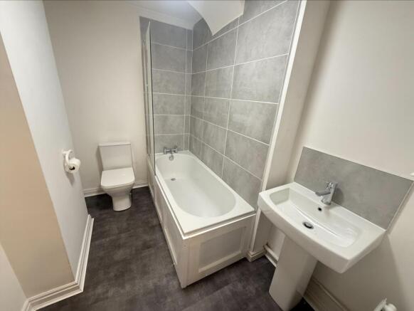1 bed Ground Flat to rent Image 7