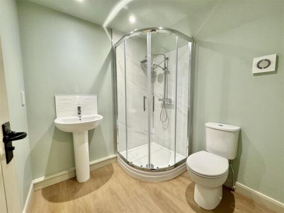 3 bed Semi-Detached to rent Image 10